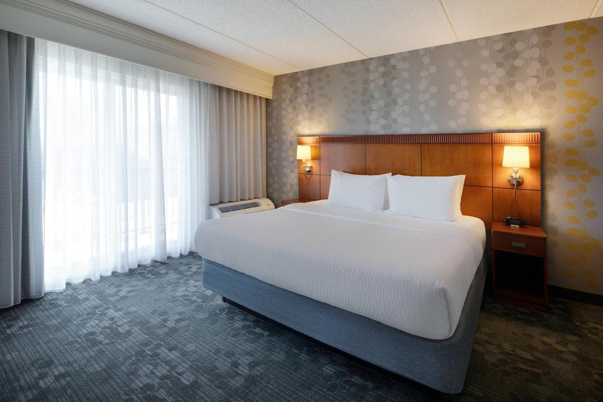 Courtyard Cleveland Бийчууд Екстериор снимка