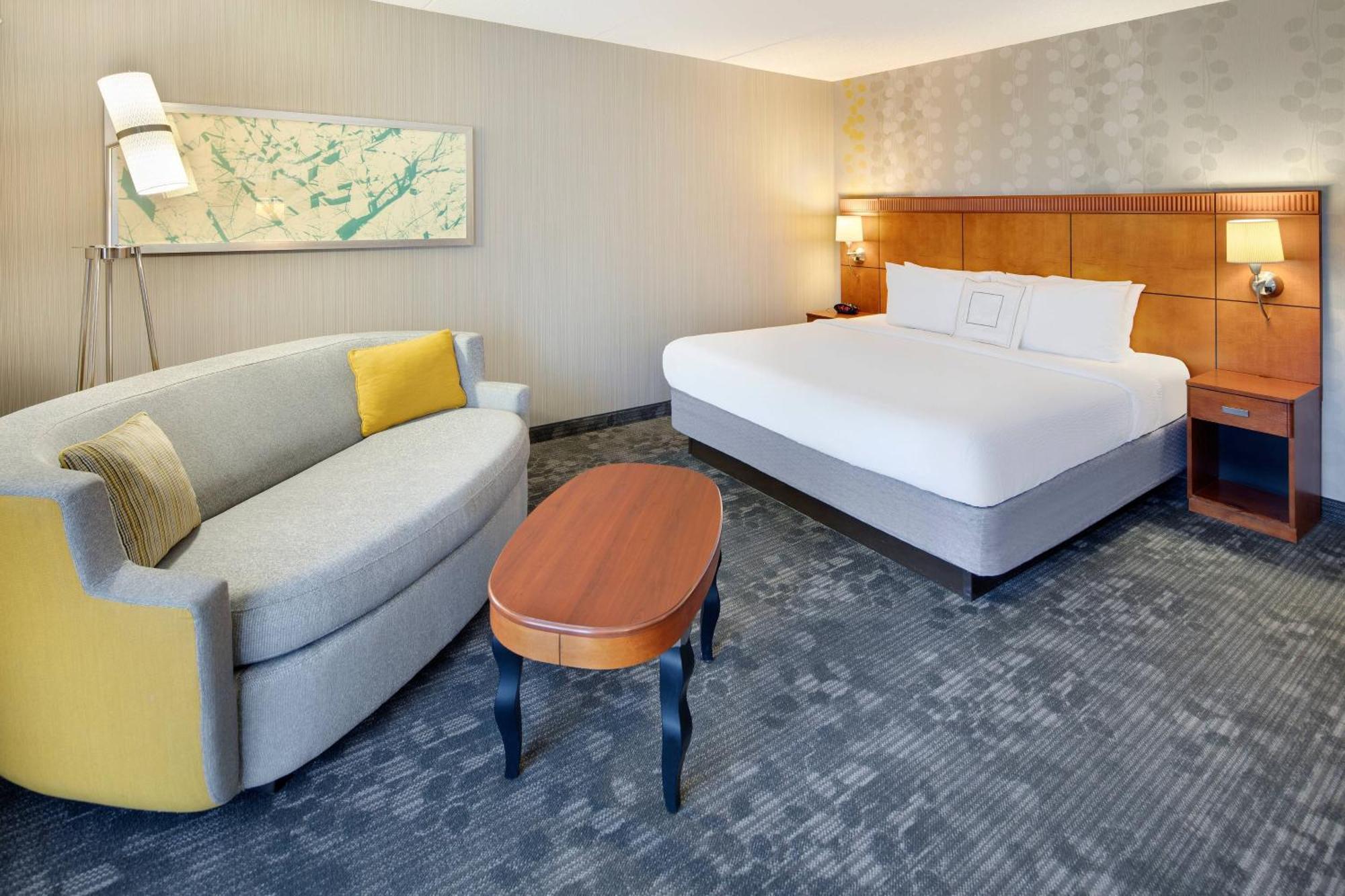 Courtyard Cleveland Бийчууд Екстериор снимка