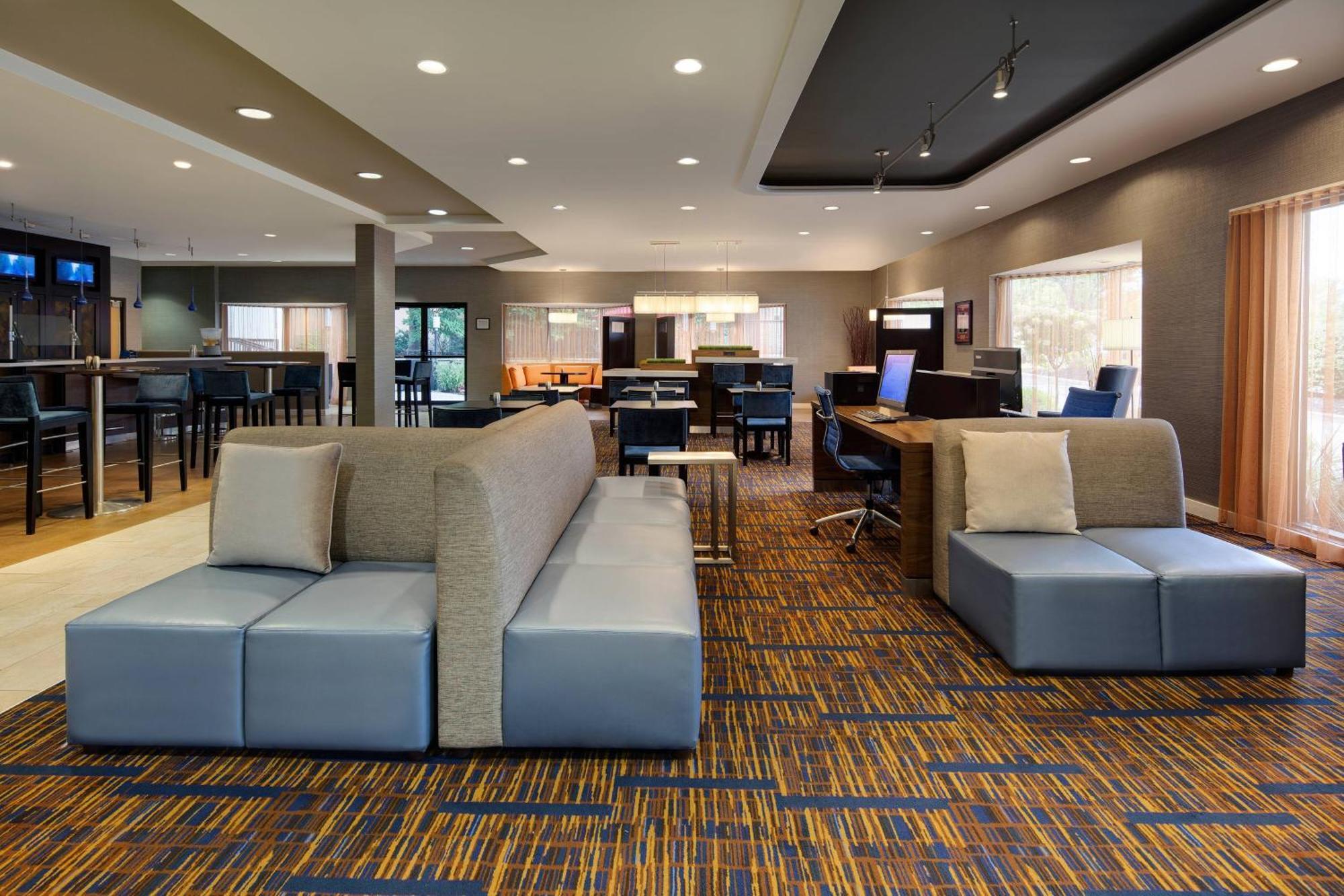 Courtyard Cleveland Бийчууд Екстериор снимка
