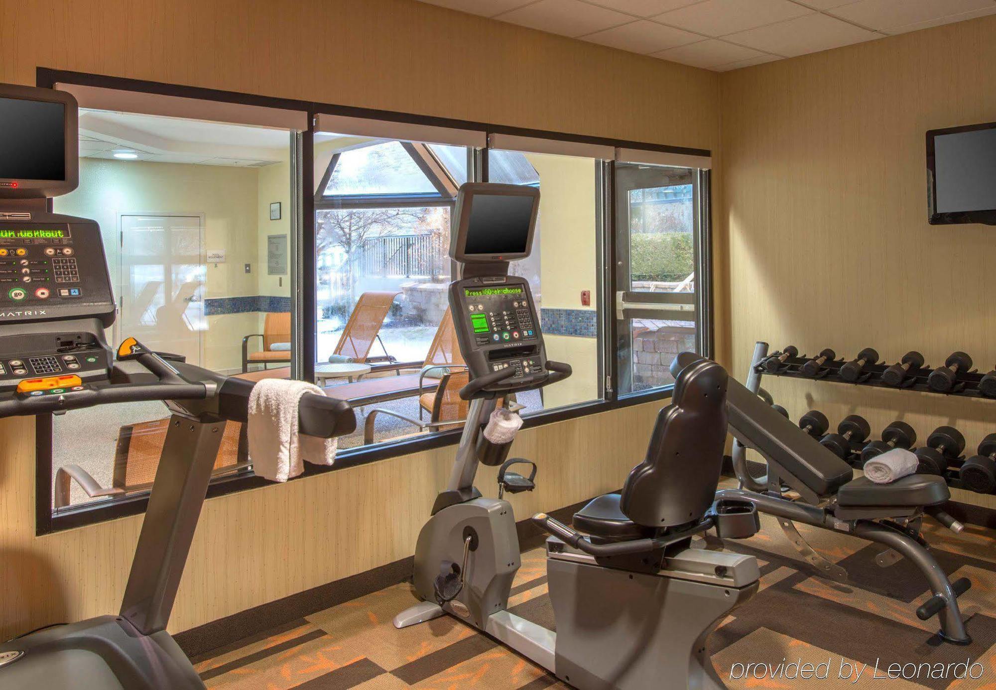 Courtyard Cleveland Бийчууд Екстериор снимка