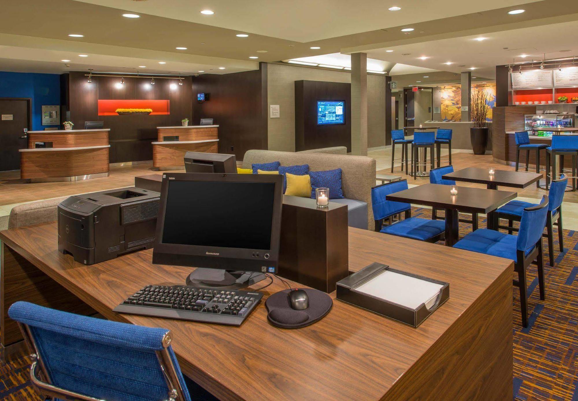 Courtyard Cleveland Бийчууд Екстериор снимка