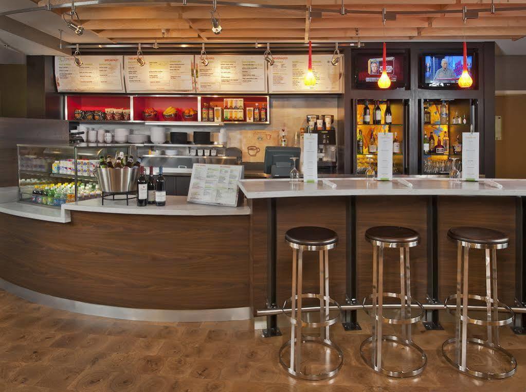 Courtyard Cleveland Бийчууд Екстериор снимка