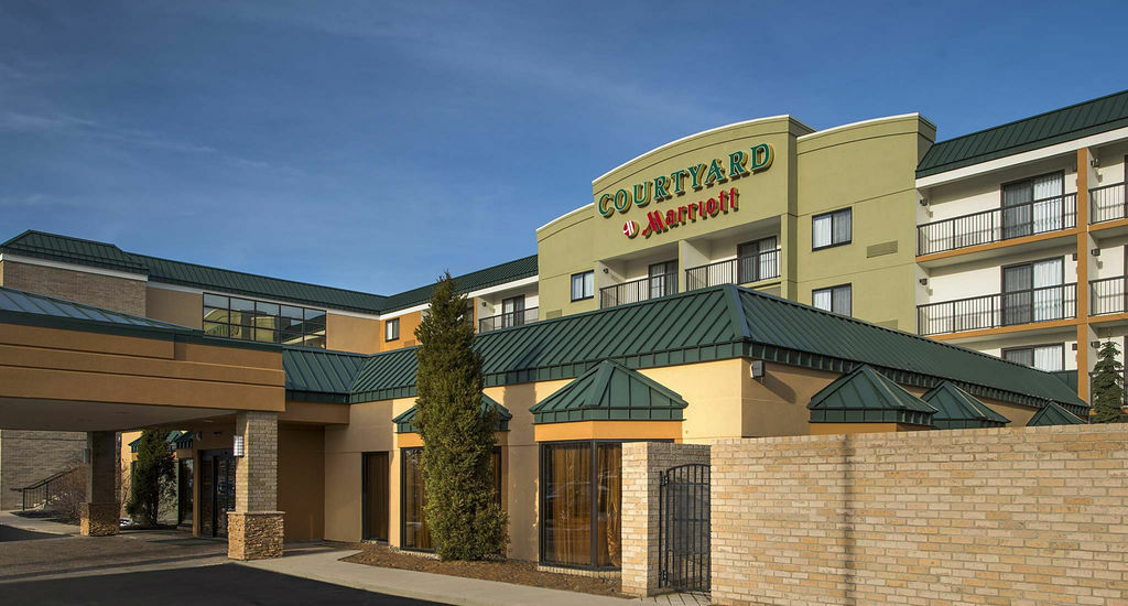 Courtyard Cleveland Бийчууд Екстериор снимка