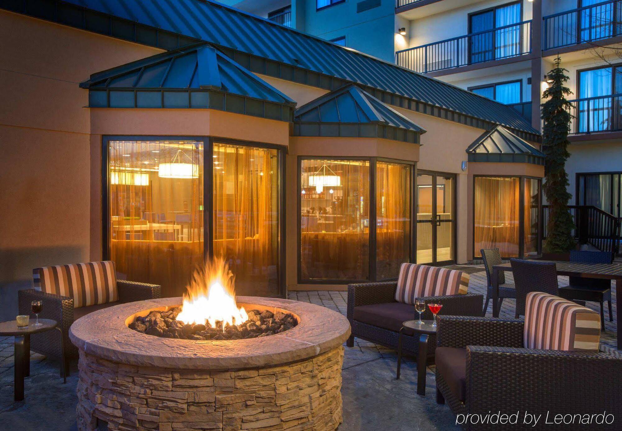 Courtyard Cleveland Бийчууд Екстериор снимка
