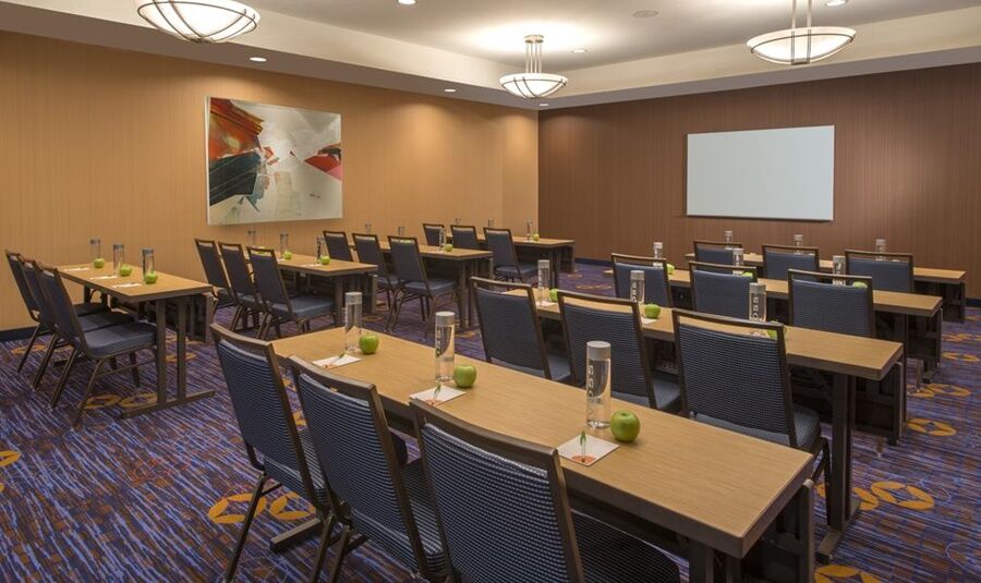 Courtyard Cleveland Бийчууд Екстериор снимка